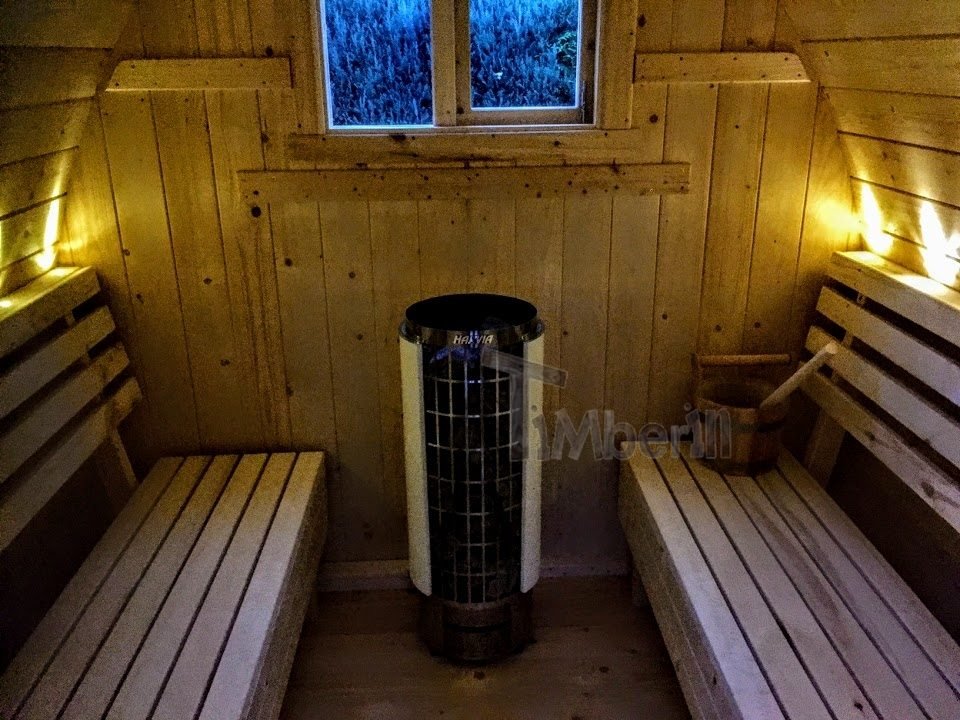 DIY Outdoor-Sauna-Projekt mit LED-Leuchten und elektrische Harvia Cilindro Heizung
